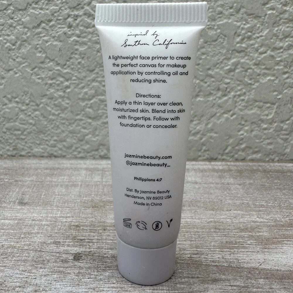 $3 🌙Jasmine Beauty‎ Coastal Chic Shine Control Mattifying Primer
